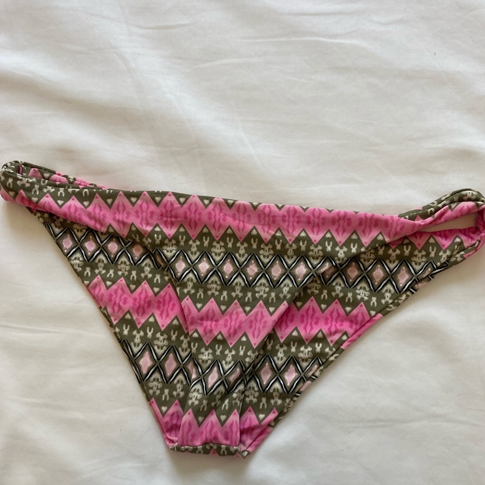 Frankies Bikinis Coco bottom in Pink Ikat